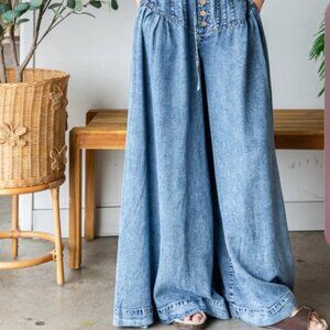 Oli and Hali Mineral wash tencel pintuck wide leg jeans. Size Large.